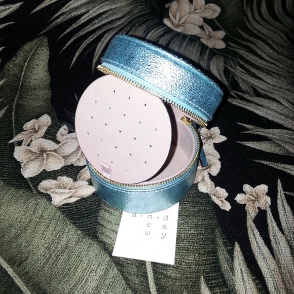 NWT Mini Blue Jewelry Case - Picture 5 of 6